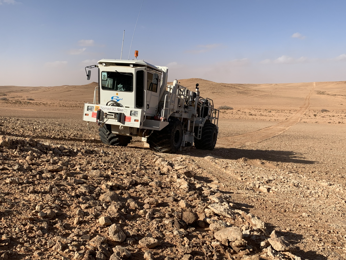 Nomad 90 Neo truck in desert operation sercel