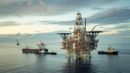 offshore platform and marine trafic around